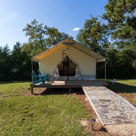 Khushatta Hills Ranch Glamping - Mom Mollie